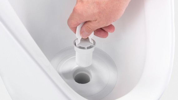 Geberit hybride urinoirafsluiter verwijderbaar met onderhoudssleutel Geberit hybride urinoirafsluiter verwijderbaar met onderhoudssleutel