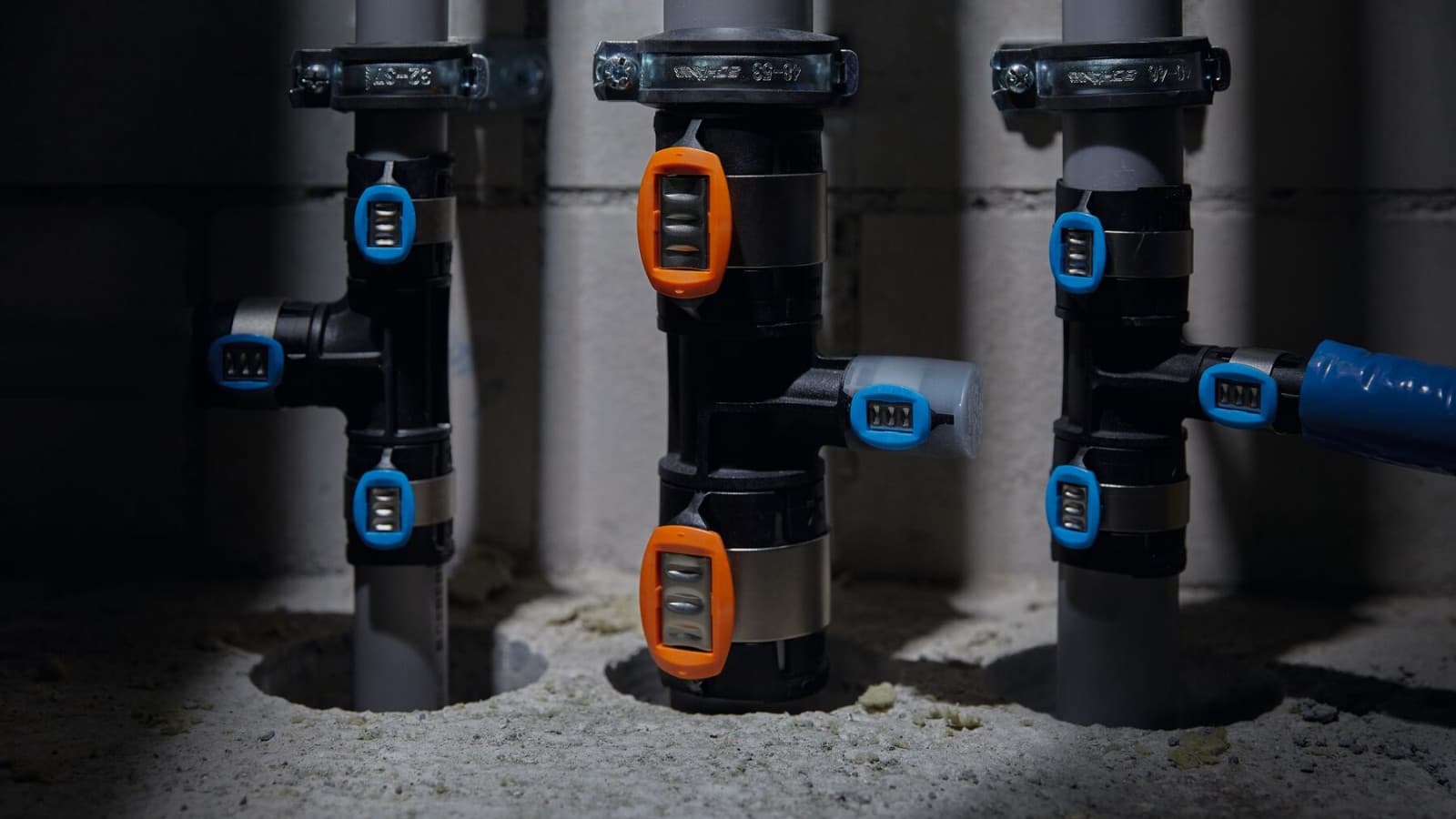 Les raccords non sertis sont facilement reconnaissables, même dans l’obscurité. Les raccords non sertis sont facilement reconnaissables, même dans l’obscurité.