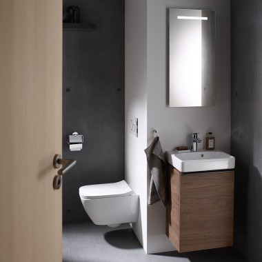 Kleine badkamer met badkamerproducten van Geberit Smyle